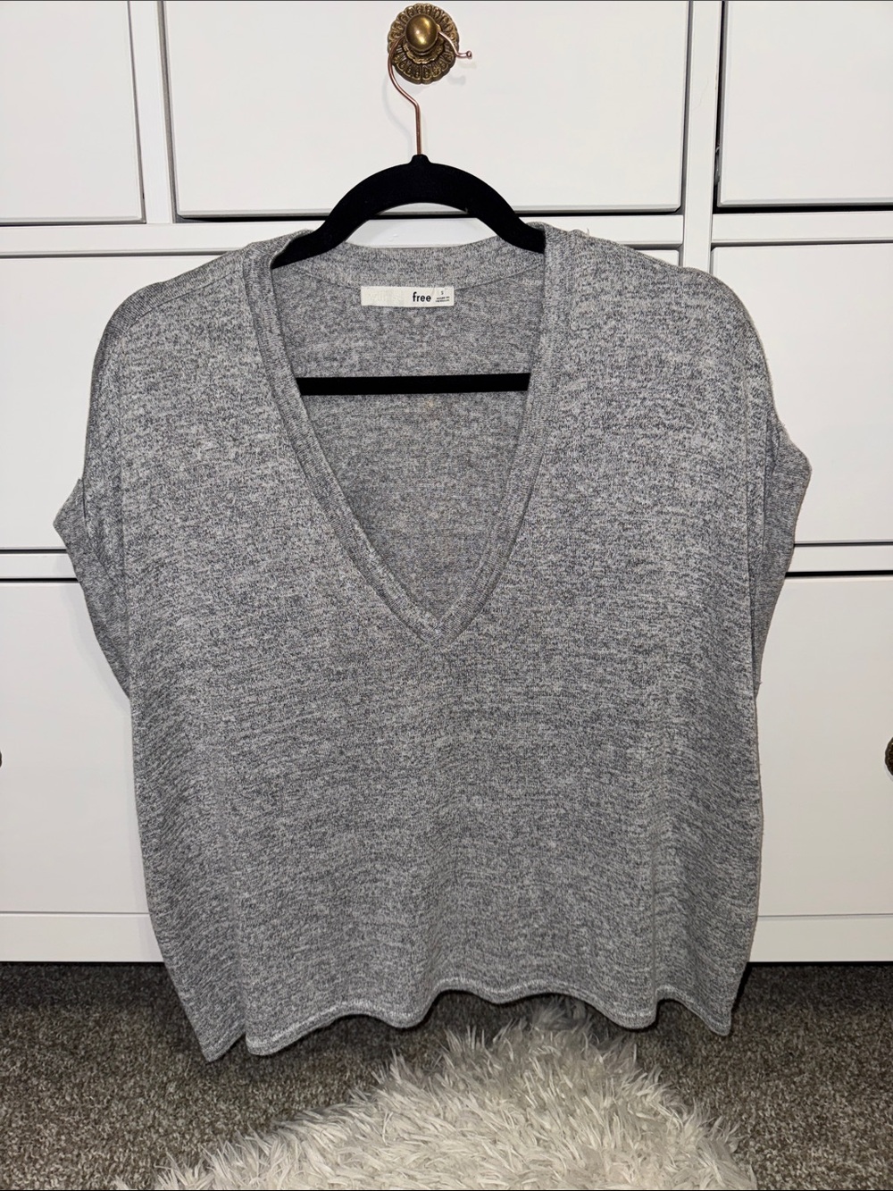 Wilfred Free Boxy V-Neck Short Sleeve Knit Top